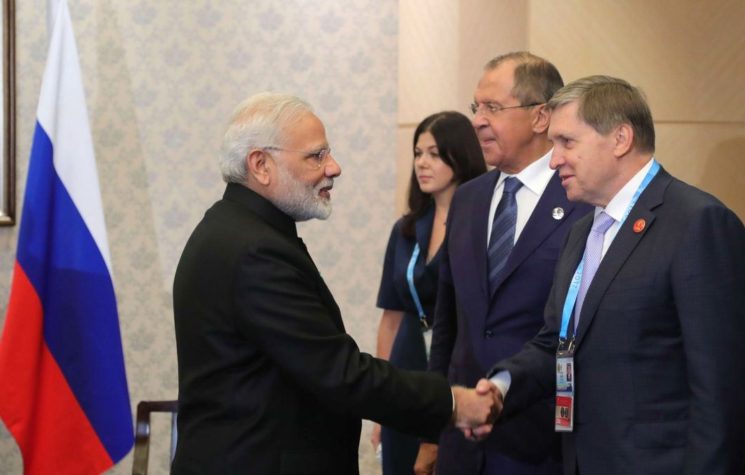 India, Russia to Ink Big Weapons Deal