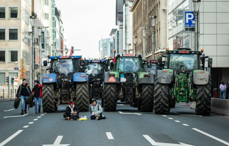 Farmers Roll Into Brussels as Protests flare up Scross Europe