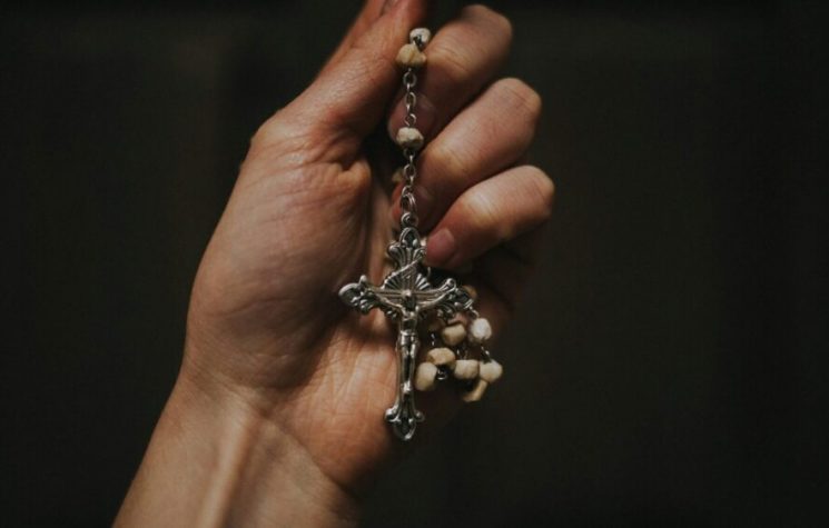 Spain: Peaceful protesters fined for praying the Rosary
