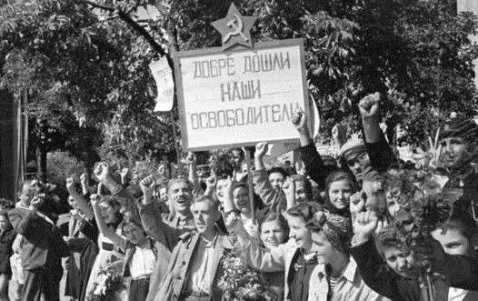 Na primavera de 1944, o Exército Vermelho começou a libertar a Europa dos nazistas. A missão durou um ano. https://rodina-history.ru/2025/04/29/vse-svobodny.html