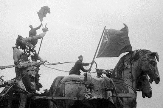 Tomada de Berlim. https://rodina-history.ru/photo/2024/05/05/3ce5c63c4d13b0a.html