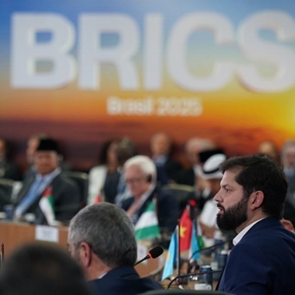 Cómo la mayoría global puede liberarse del colonialismo financiero estadounidense