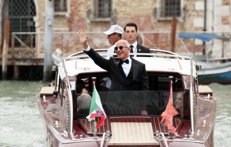 LE VERE NOZZE DELL’OLIGARCA JEFF BEZOS CON L’APPARATO DI GUERRA DEL DEEP STATE