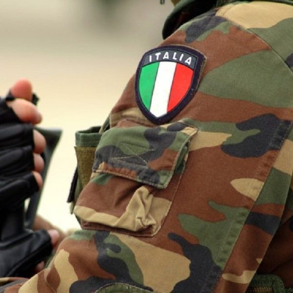 Orologi di guerra che battono l’ora giusta due volte al giorno