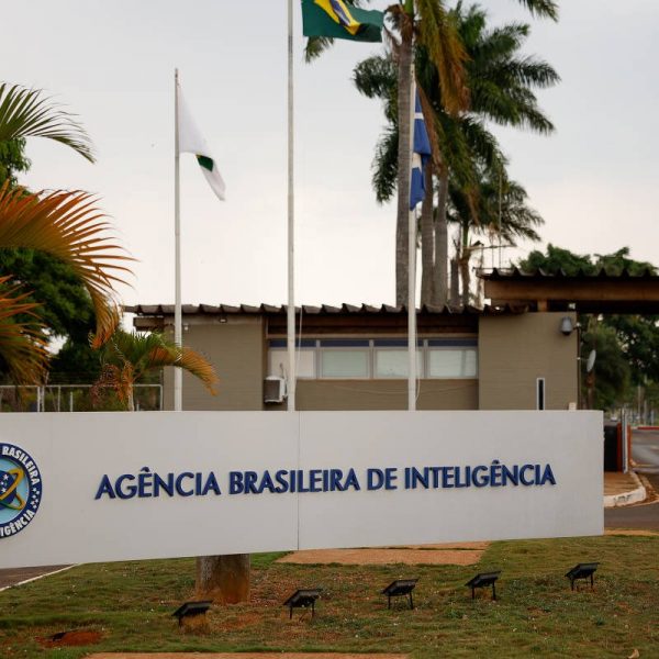 Strategy for countering U.S. infiltration in Brazilian intelligence