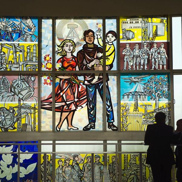 In Germania si rimuovono e si occultano le opere artistiche della DDR perché sono la memoria dell’amicizia con la Russia
