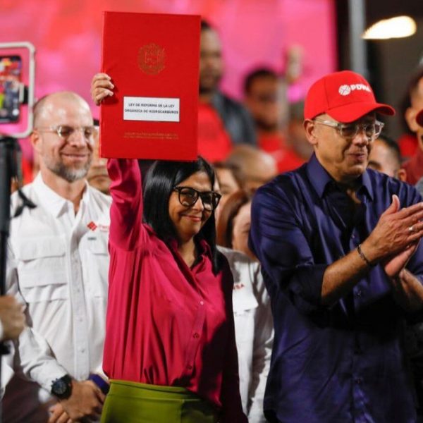 Venezuela a un mes sin Maduro: Inyección económica por encima de reformas estructurales