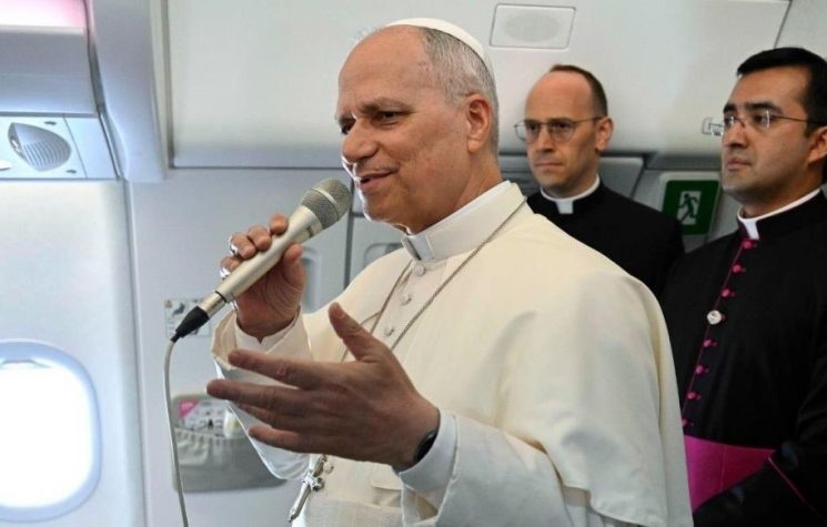 Pope rebukes German Church over same-sex blessings