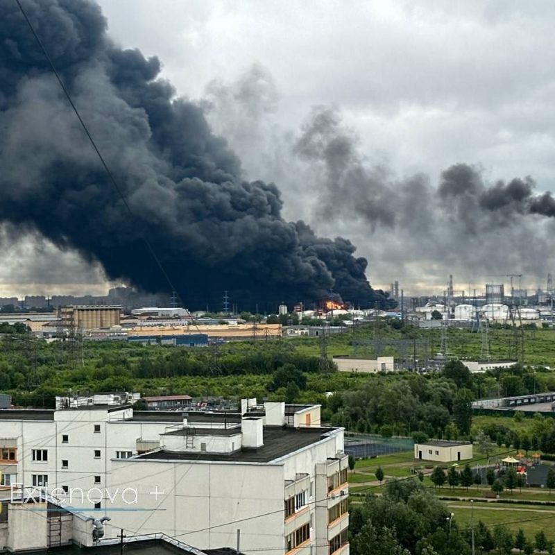 Russia advances on the ground, Ukraine attacks Moscow